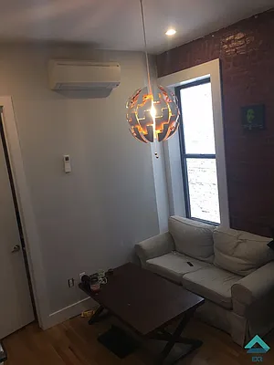 Rented by EXR | media 7