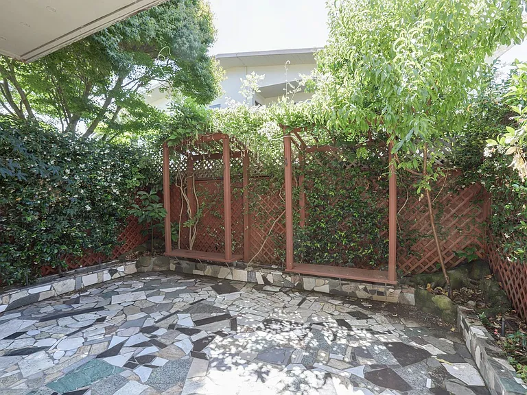 256 State St #9 — Photo 33