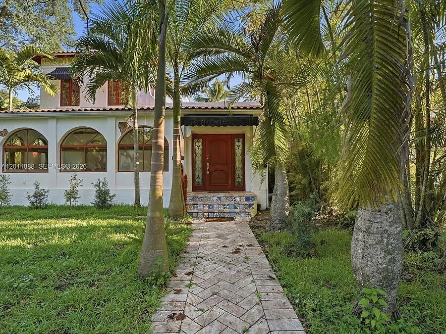 Building Photo - 1137 Asturia Ave