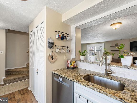5th image of 175 Villa Knoll Ct
