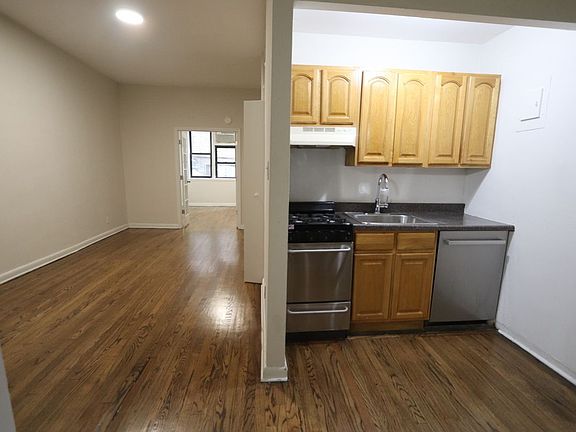 3rd image of 1269 1st Ave APT 2C