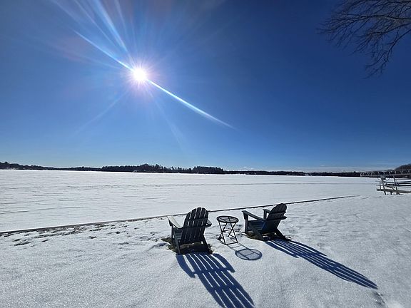 3rd image of 762 Crammond Rd