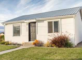 227 4th St SE, East Wenatchee, WA 98802