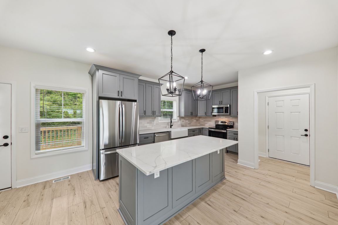 240 Doster Rd-0805-012.jpg