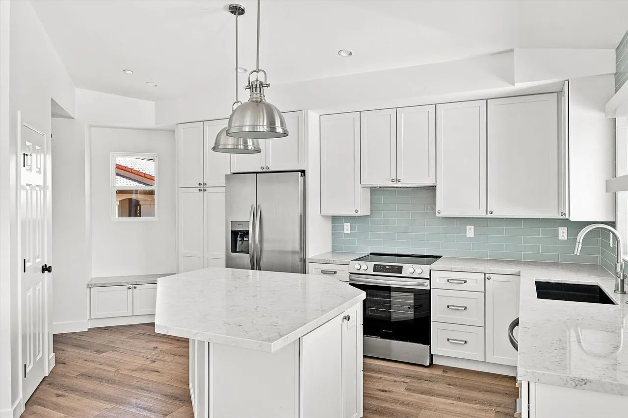 2 bed, 998 sqft, $4,500 — Photo 4