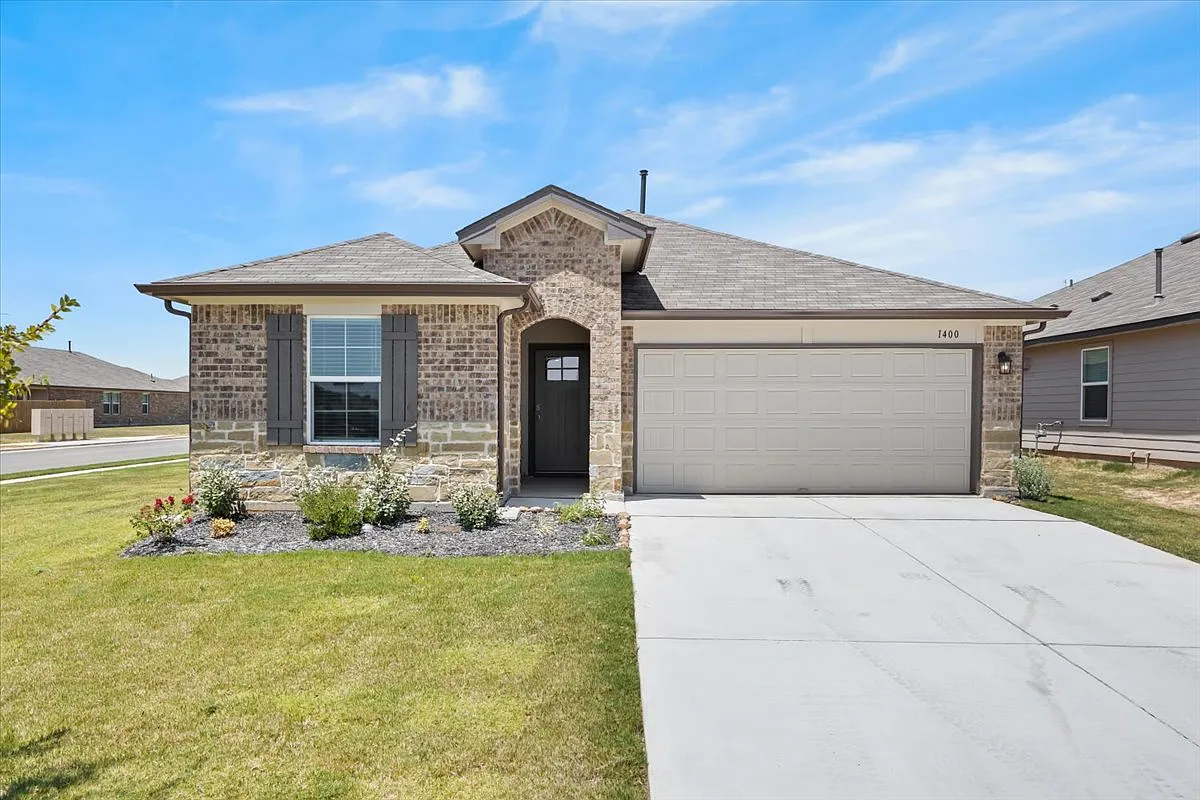 3 bed, 1595 sqft, $1,850 — Photo 1