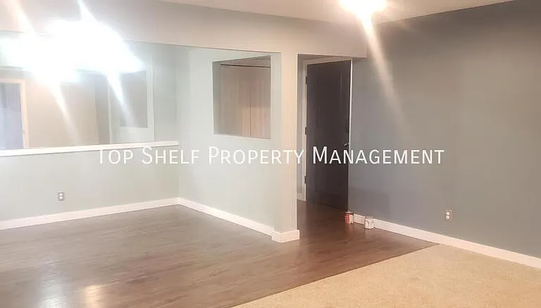 9513 University Ave #8 — Photo 5