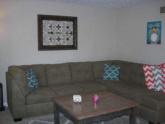 3rd image of 1239 E Choctaw Dr