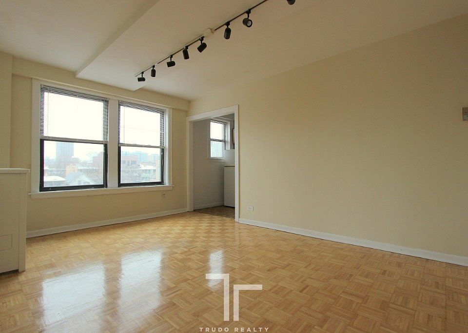 1st image of 739 W Belmont Ave APT 202
