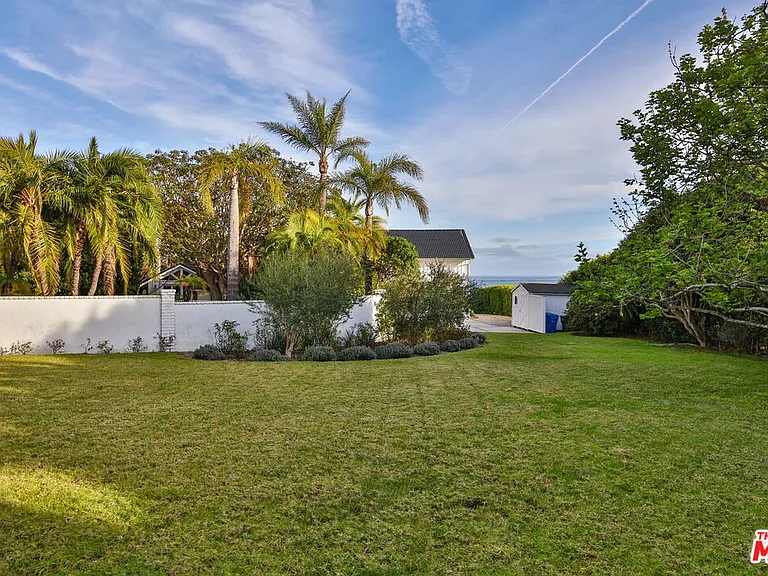 29225 Cliffside Dr — Photo 34