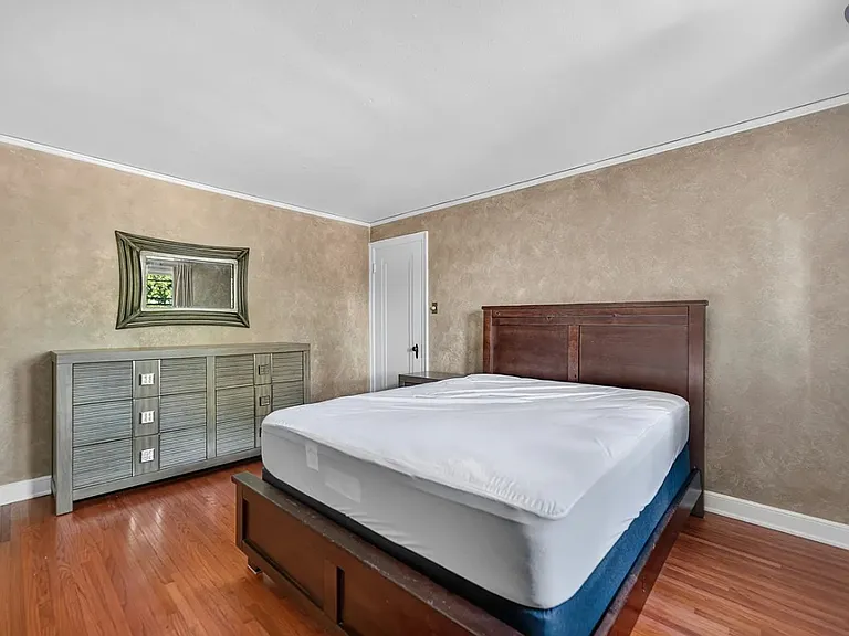 208 Robert Ave #1 — Photo 5