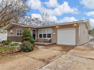 708 Lynn Haven Ln, Hazelwood, MO 63042