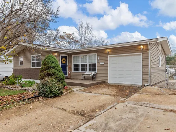 708 Lynn Haven Ln, Hazelwood, MO 63042