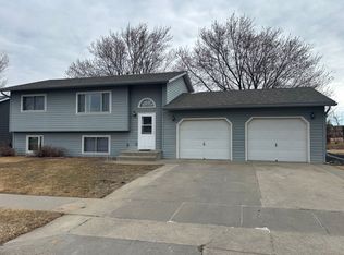 3942 Parkview Dr, Rapid City, SD 57701