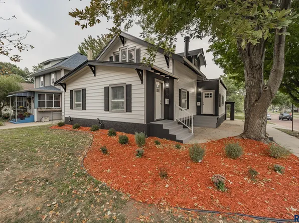700 S Grange Ave, Sioux Falls, SD 57104