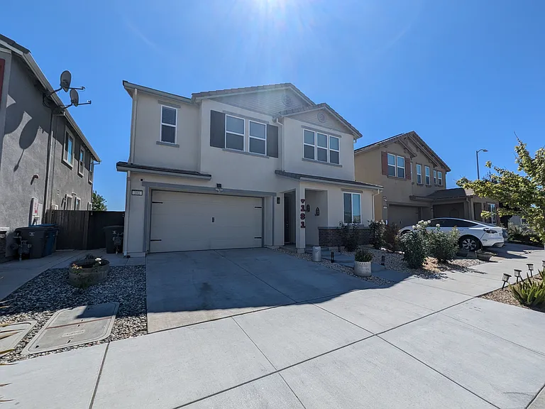181 Damasco Ln — Photo 3