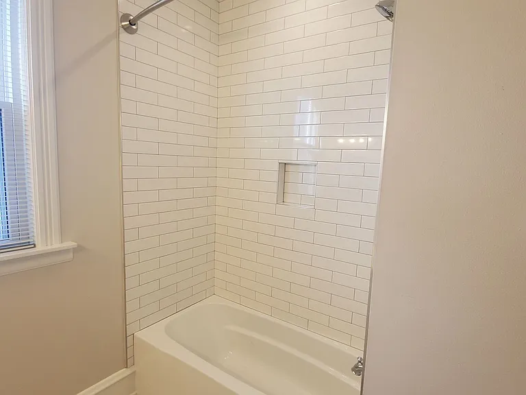 2054 N Cambridge Ave — Photo 34