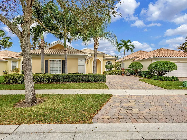 8241 Tobago Ln — Photo 3