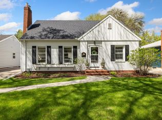 1433 10th St S, Fargo, ND 58103