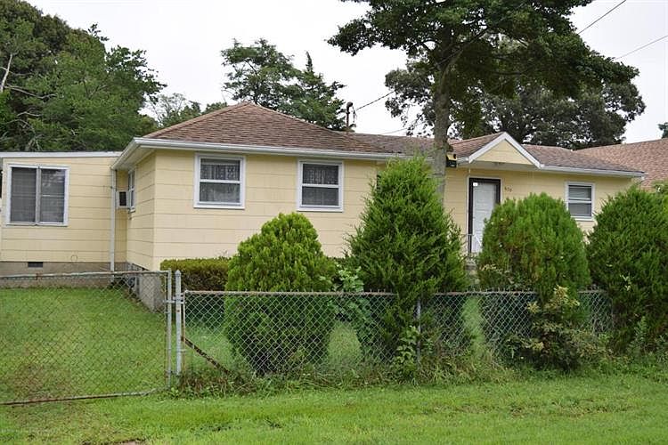 1st image of 629 McKinley Ave