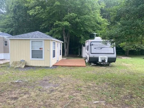 71 Cedar Dr, Horntown, VA 23395