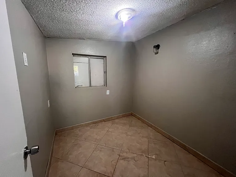 2810 Center St — Photo 10