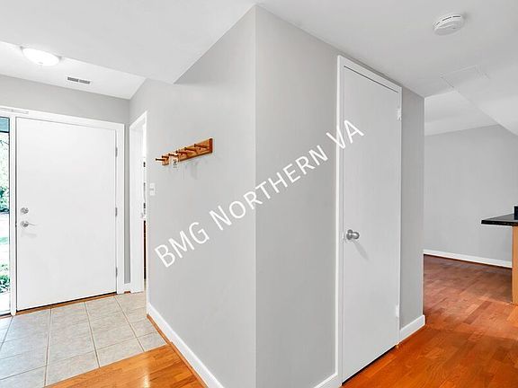 3rd image of 1790 Ivy Oak Sq