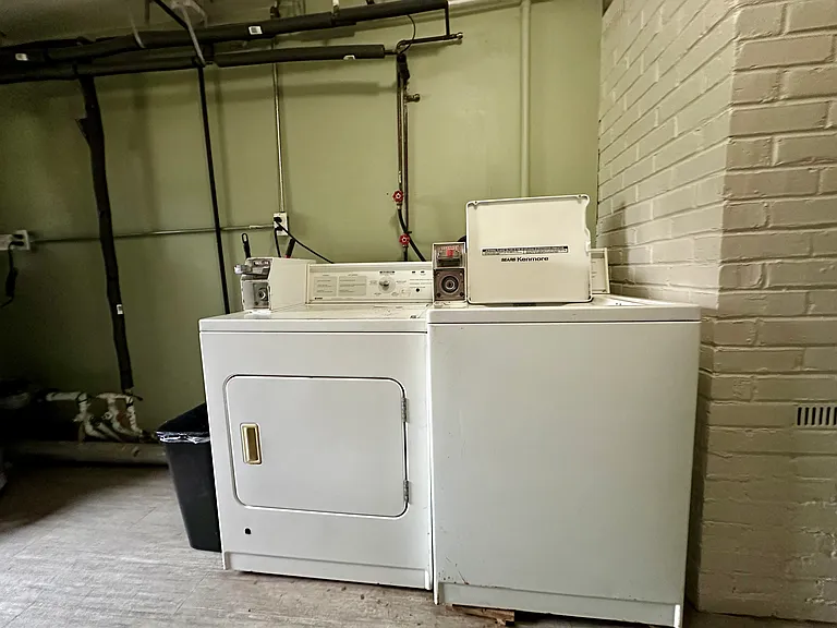 Edgewood Apartments — Photo 28