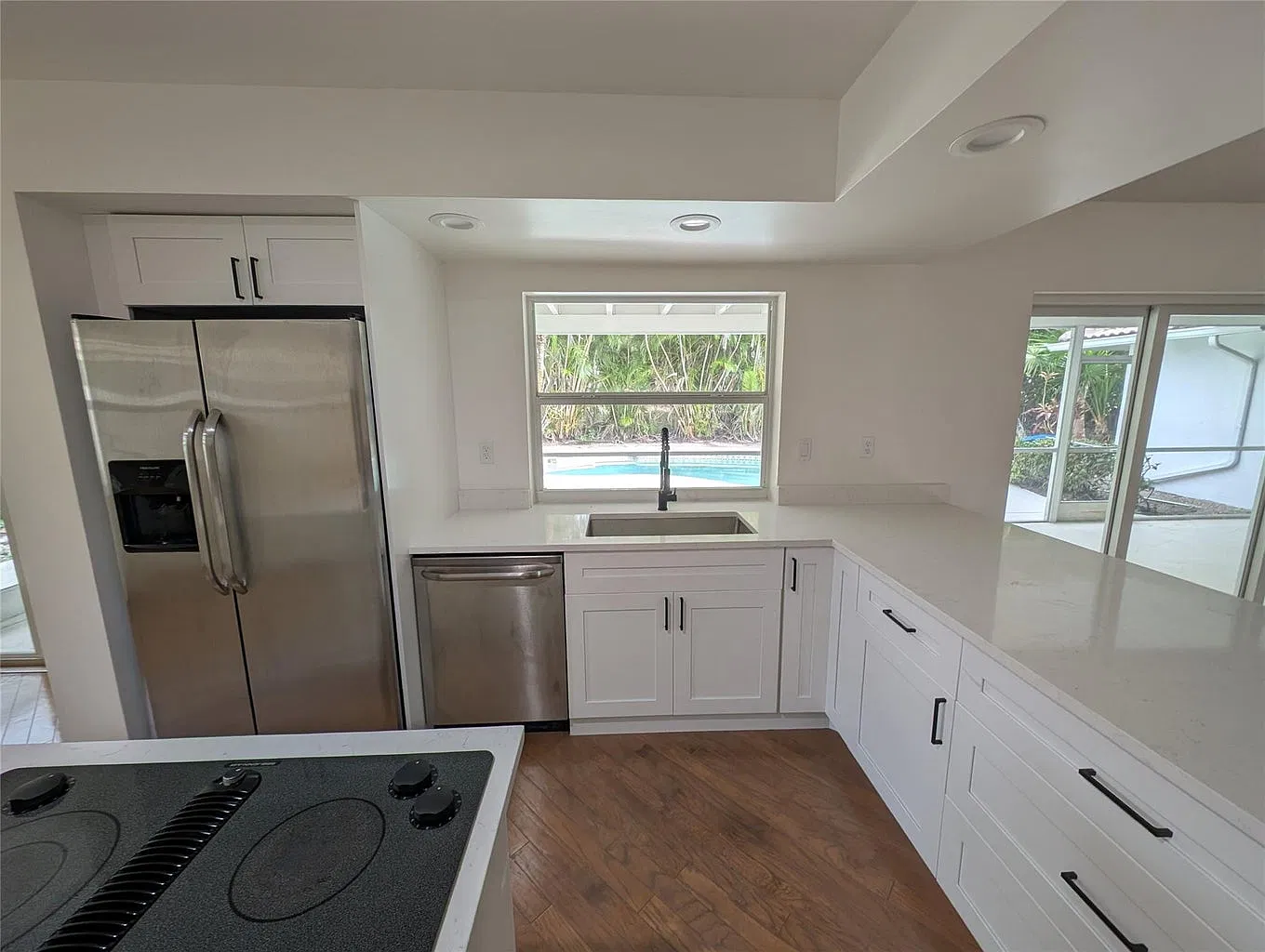 3 bed, 2002 sqft, $4,300 — Photo 2
