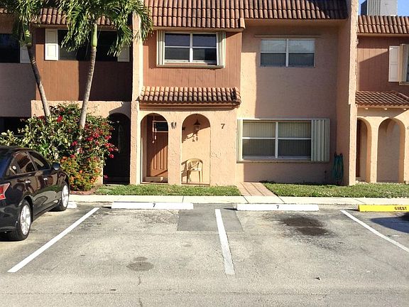 2nd image of 7 Madrid Ln #6-18