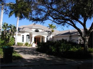 951 Barcarmil Way, Naples, FL 34110