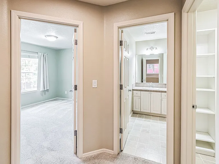 949 SE Tamango St — Photo 23