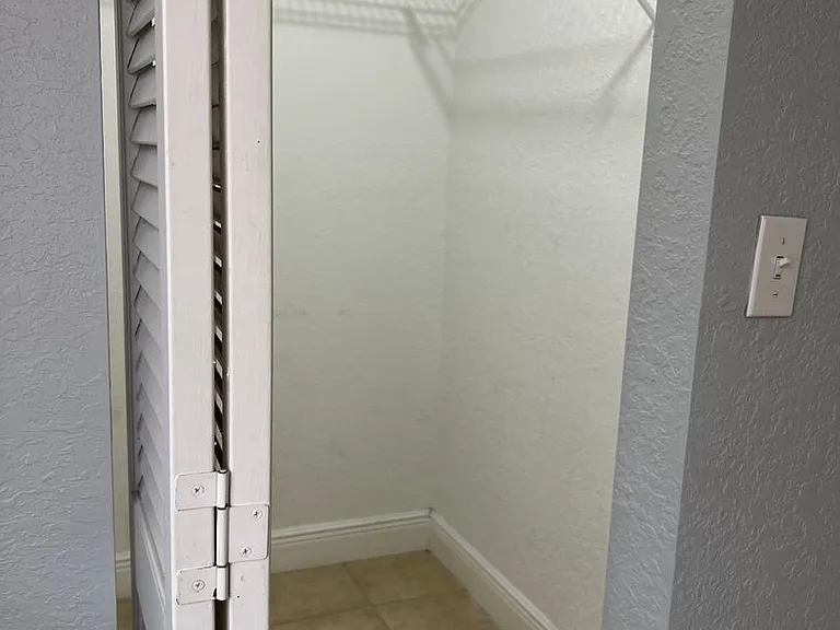 1237 SW 46th Ave #801 — Photo 8