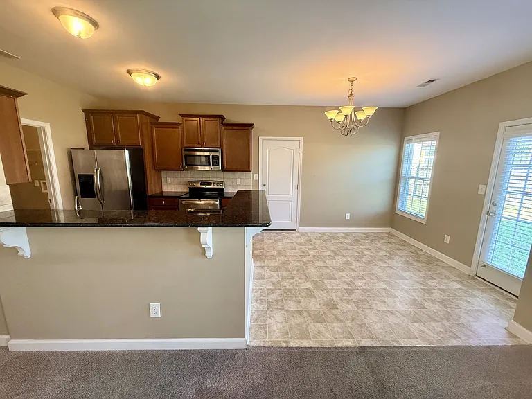 1820 Shady Knoll Ln — Photo 7