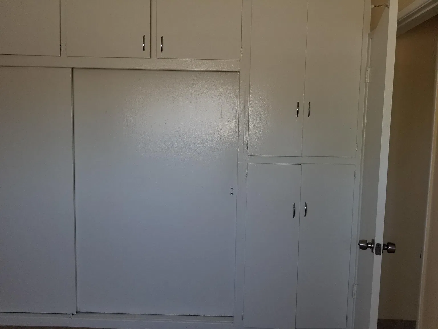 2 bed, 900 sqft, $2,300 — Photo 2