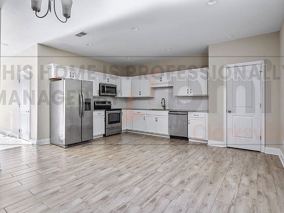 5th image of 402 Shelby St #B