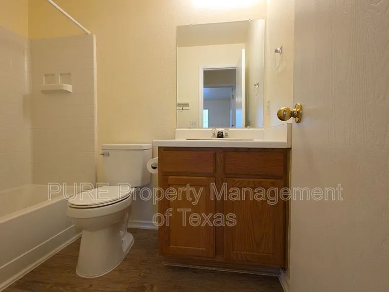 609 Losoya Ct — Photo 33