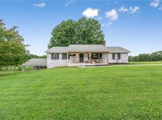 6828 Baux Mountain Rd, Germanton, NC 27019