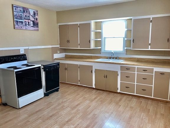 3rd image of 505 Ascherman St