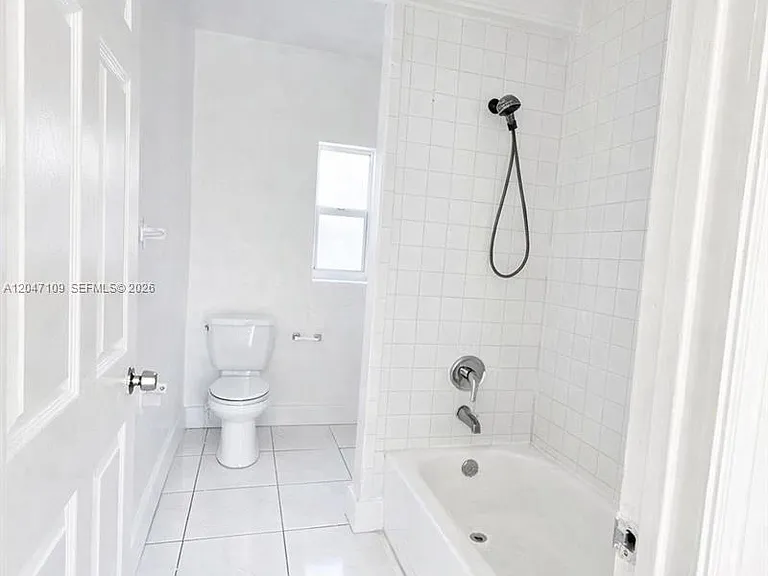 715 SW 6th St #1-2 — Photo 10