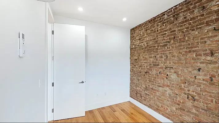 Rented by Hagstrom Management Inc | media 11