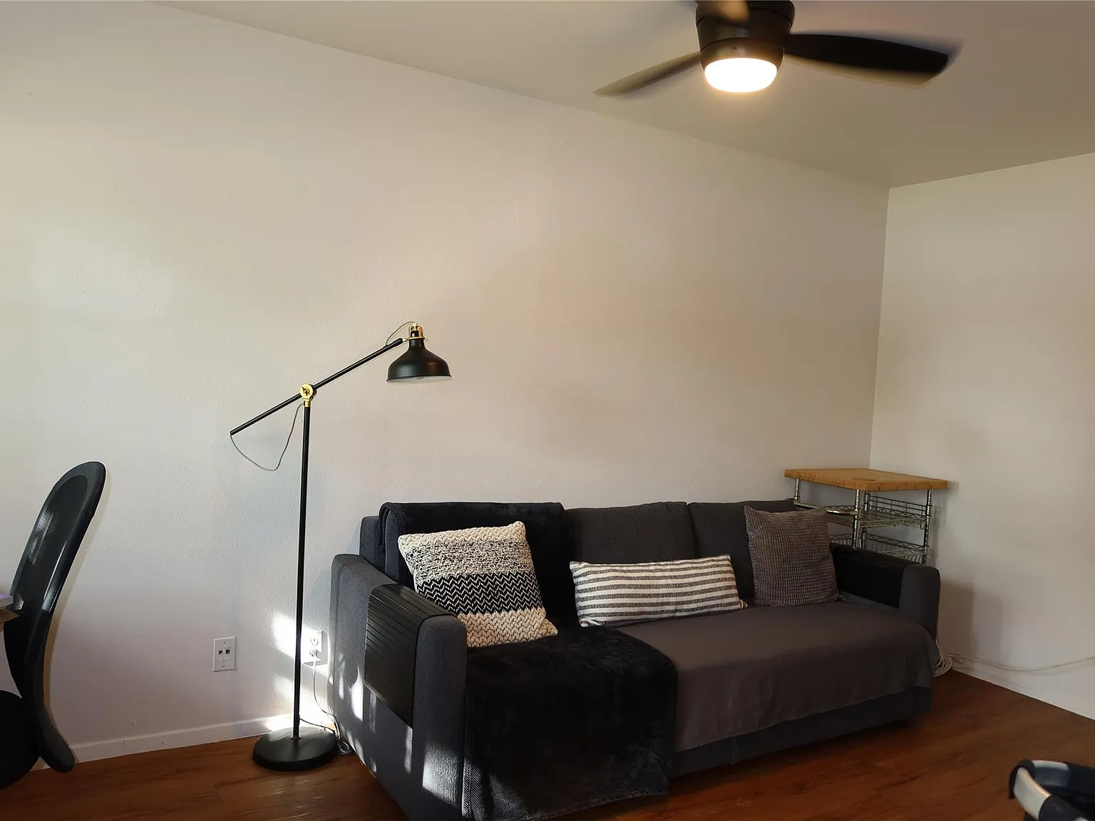 1 bed, 1.0 bath, 377 sqft, $1,000 — Photo 4