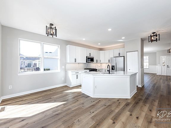 2nd image of 721 S Wellston Ln