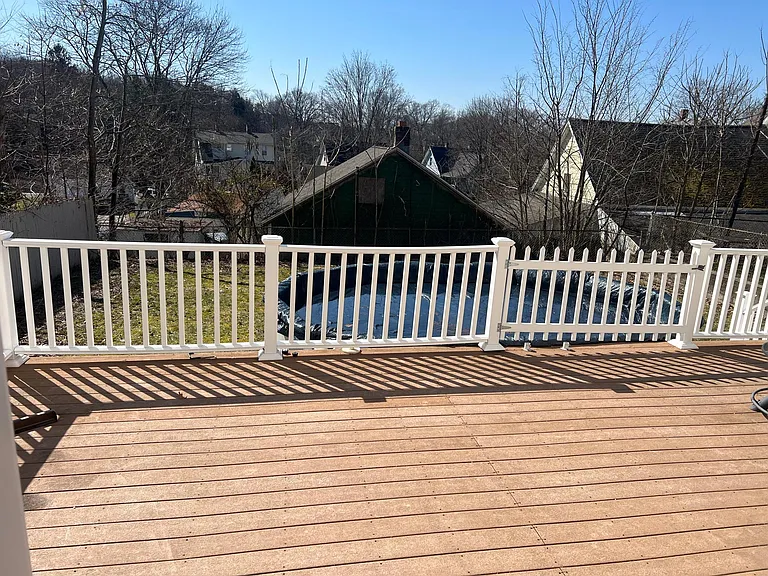 28 Middle St — Photo 10