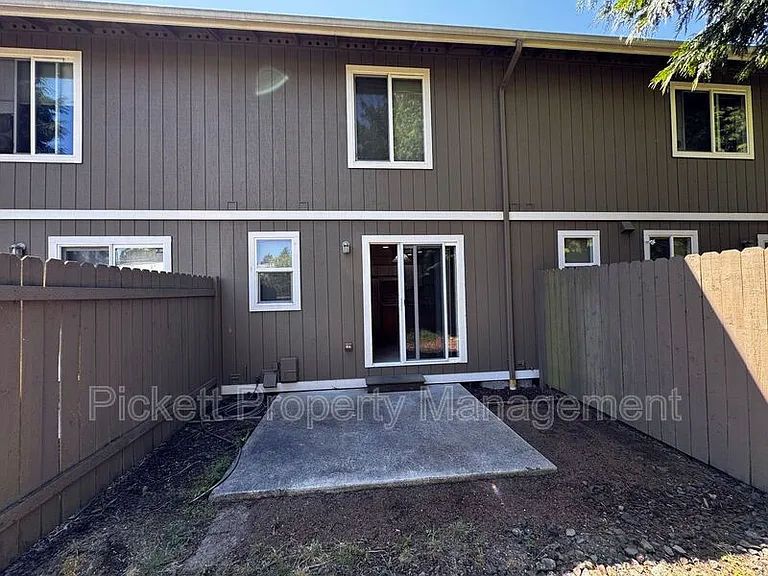680 Northpark Ln — Photo 15