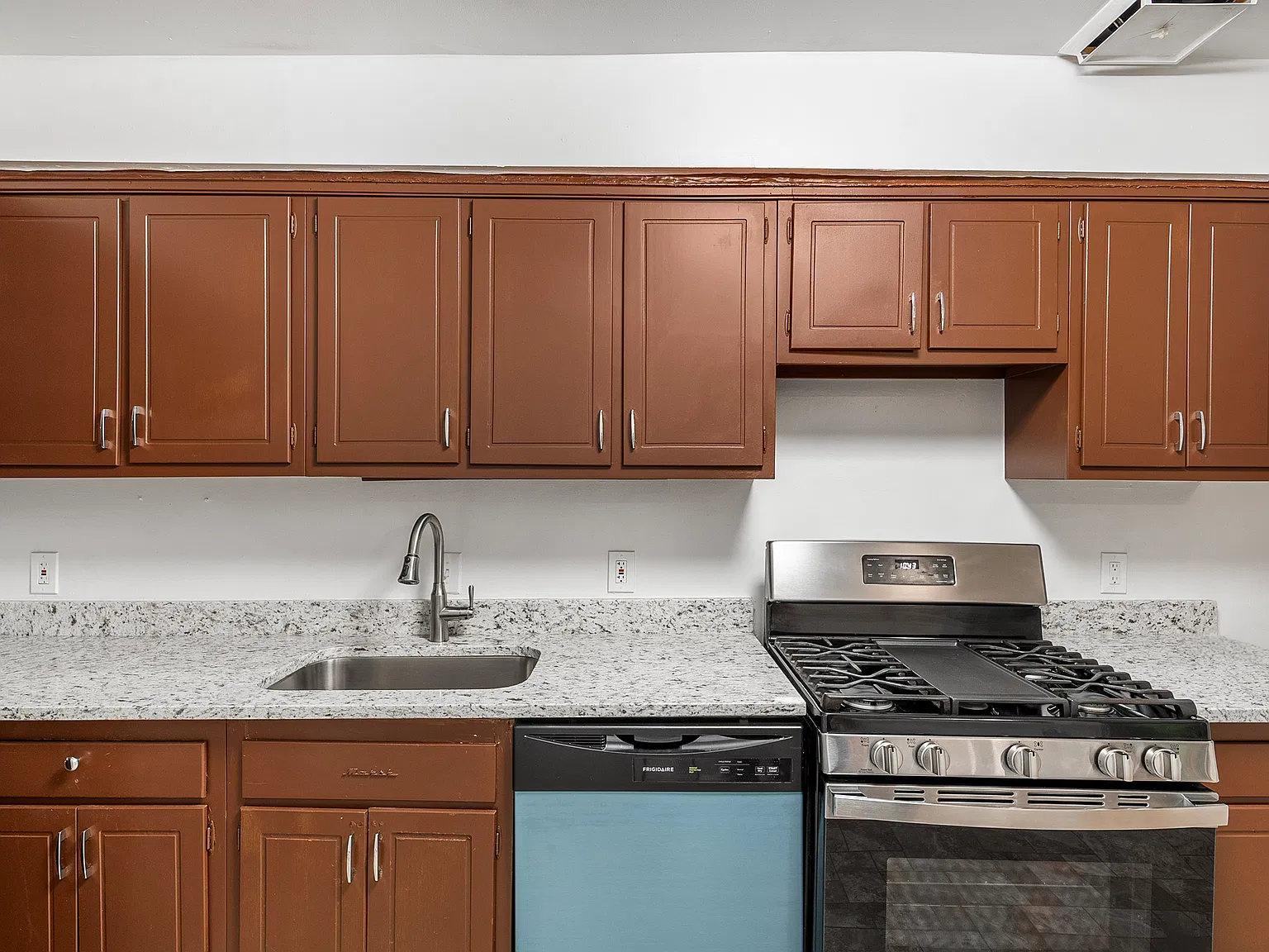 2 bed, 1124 sqft, $1,850 — Photo 4