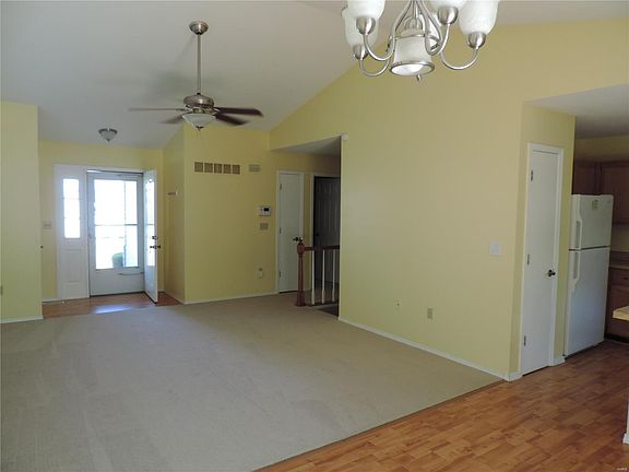 4th image of 218 Bayhill Blvd