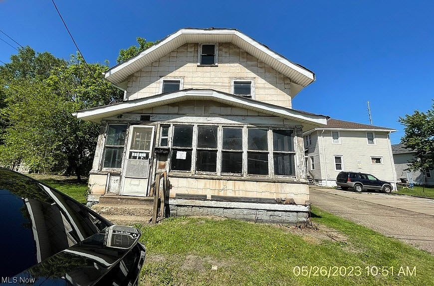 2nd image of 1445 Ohio Ave NE