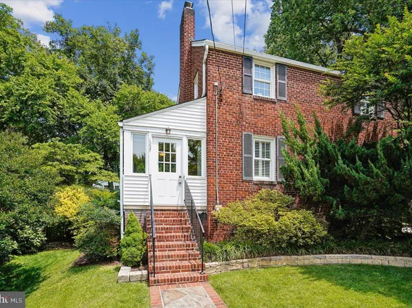 1027 N McKinley Rd, Arlington, VA 22205