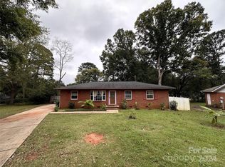 8707 Farmwood Ct, Charlotte, NC 28214